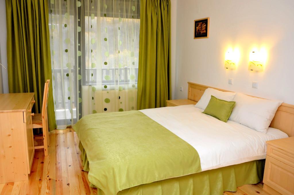 Family Hotel And Restaurant Plamena Oreshak  Rum bild
